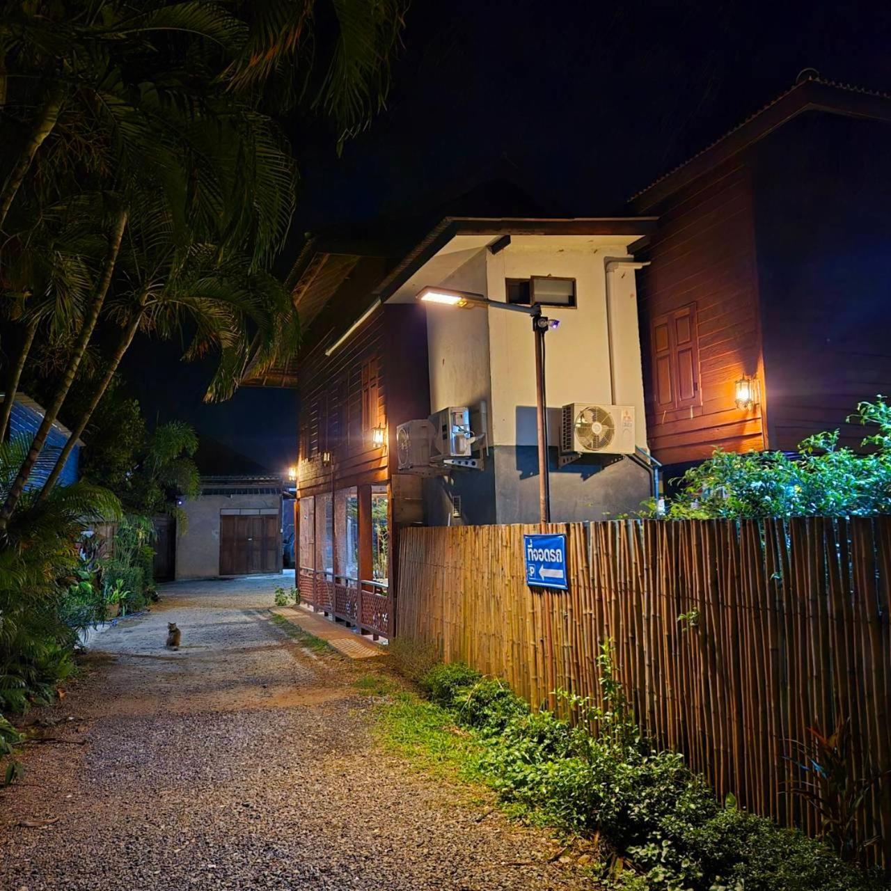 Kedthawa Homestay เฮือนเก็ดถะหวา Ban Cho Lae Luaran gambar